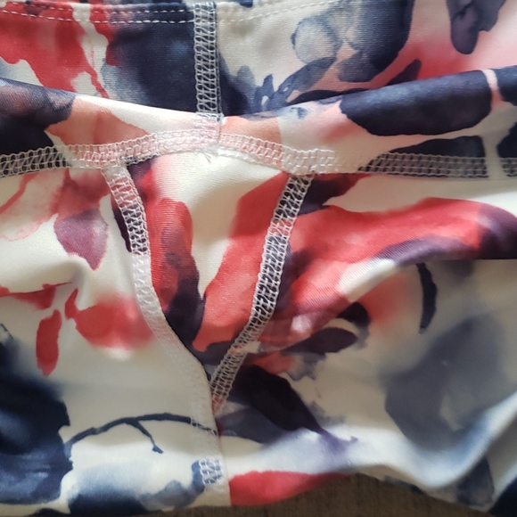 Crop Workout Tights - Picture 6 of 12